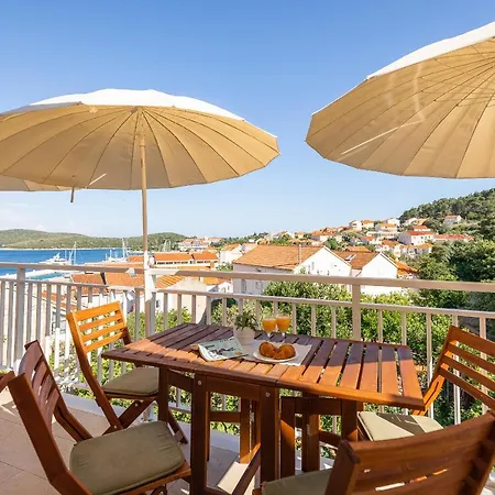 Karisima2 Korčula
