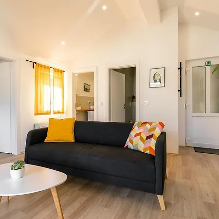 Apartment Karisima2 *